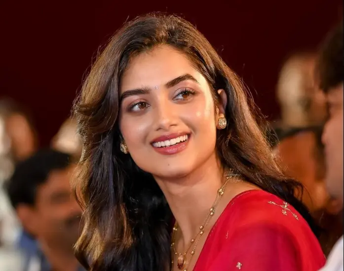 विजय देवरकोंडा की 'Kingdom' की ओटीटी रिलीज़ डेट फाइनल: 27 अगस्त को Netflix पर होगा धमाका! 2 Kingdom-actress-Bhagyashri-Borse